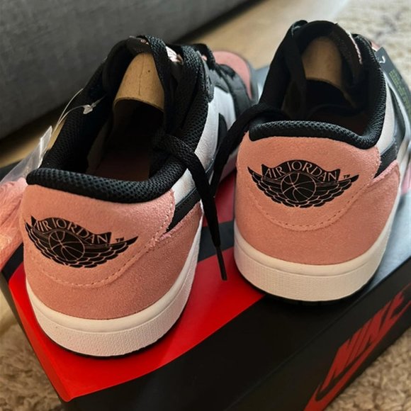 Air Jordan 1 Retro Low OG - Picture 4 of 6